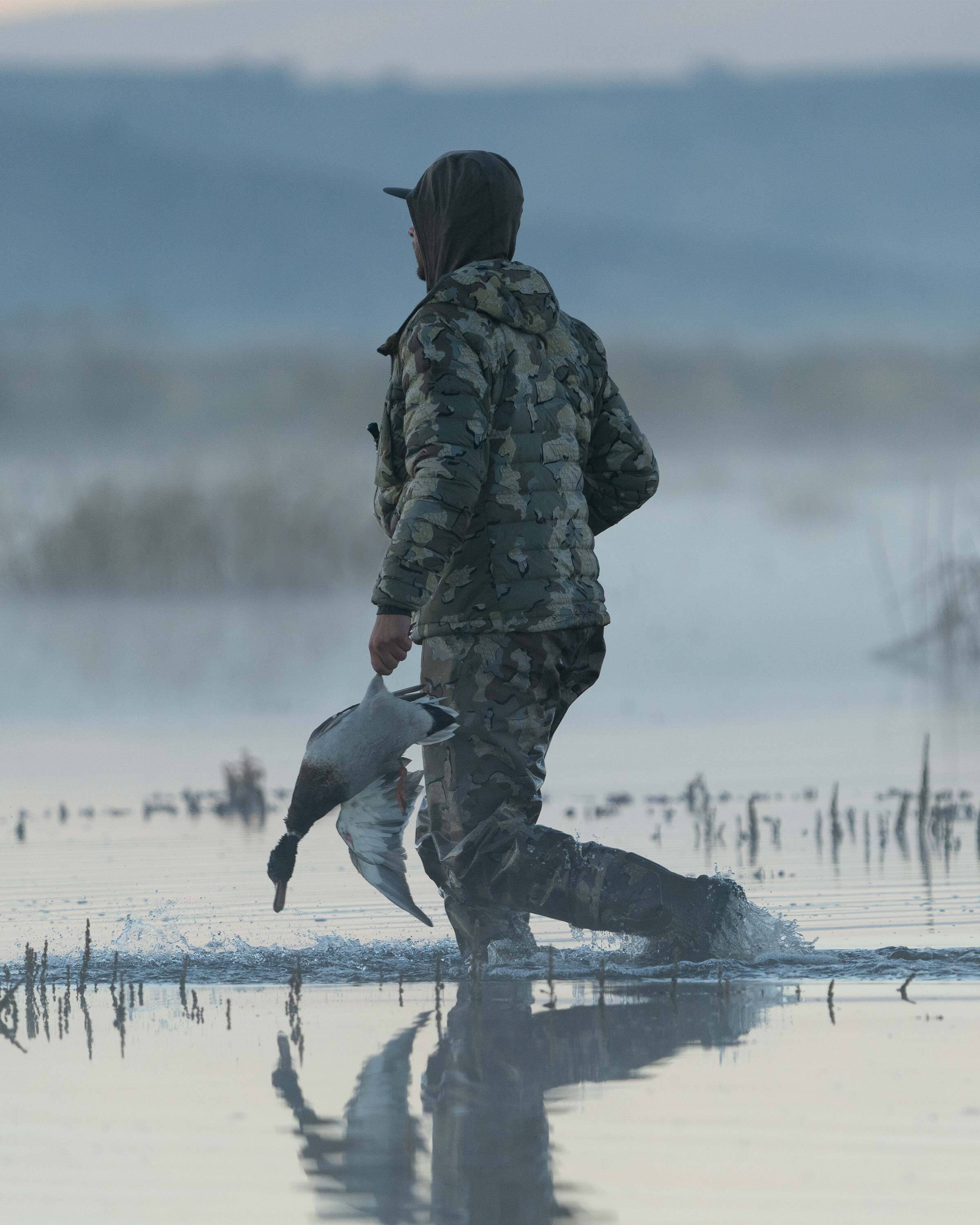 Flyway Insulated Hooded Jacket | Gunmetal - Image 12