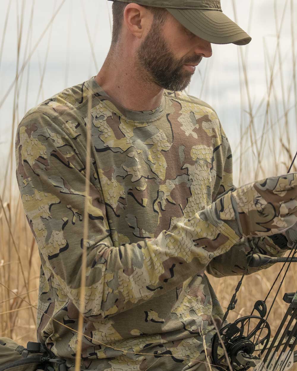 ULTRA Merino 120 LT LS Crew-T | Stone - Image 5