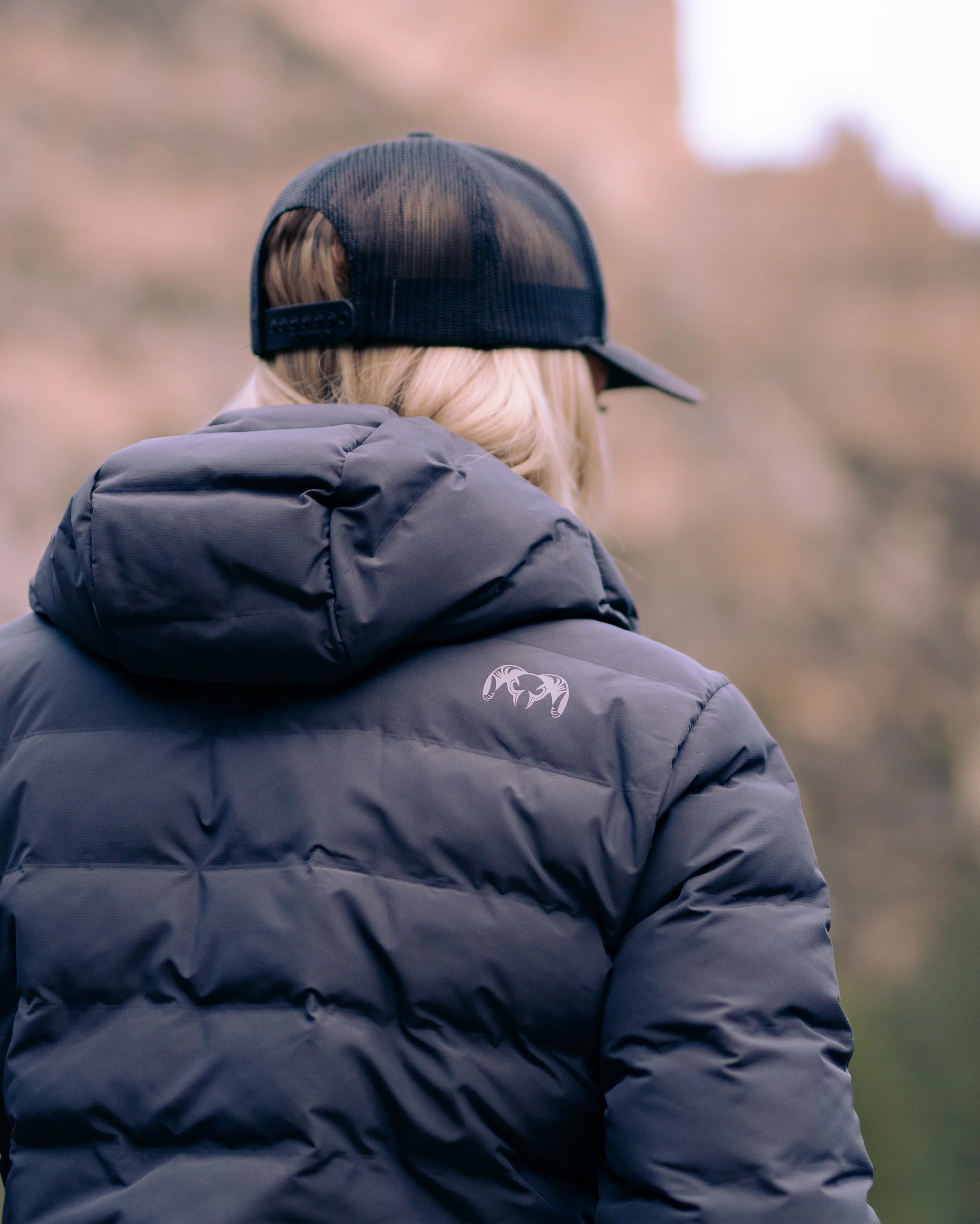 Women's Elements Hooded Jacket | Carbon - Image 6