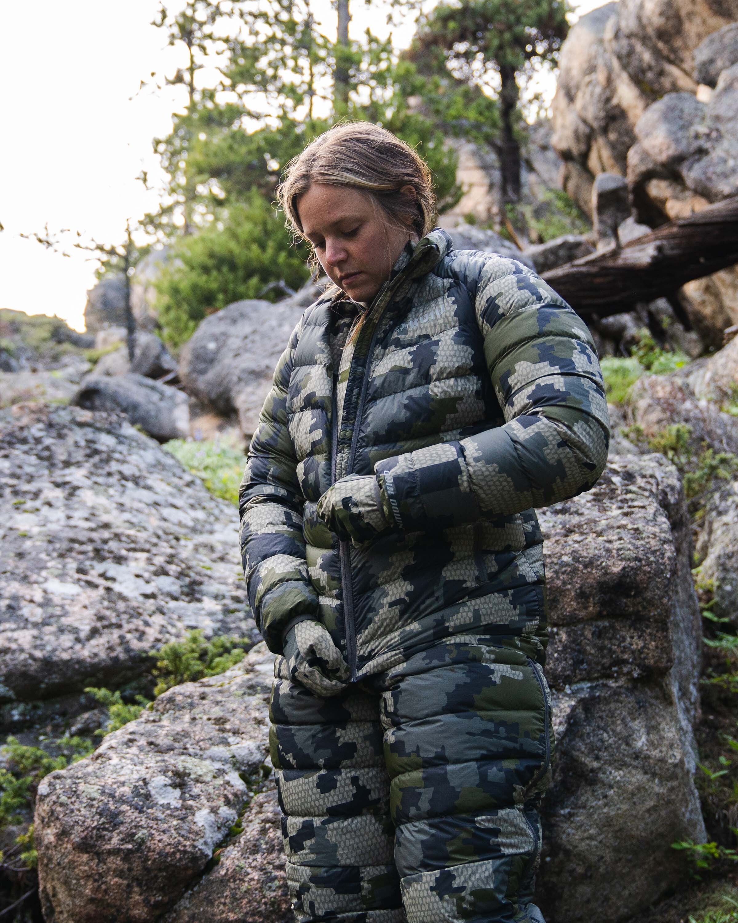 Women's Super Down LT Jacket | Gunmetal - Image 4